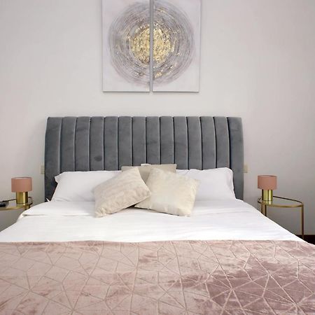 Domus Lou Elegante Appartamento In Trastevere Roma Exterior foto