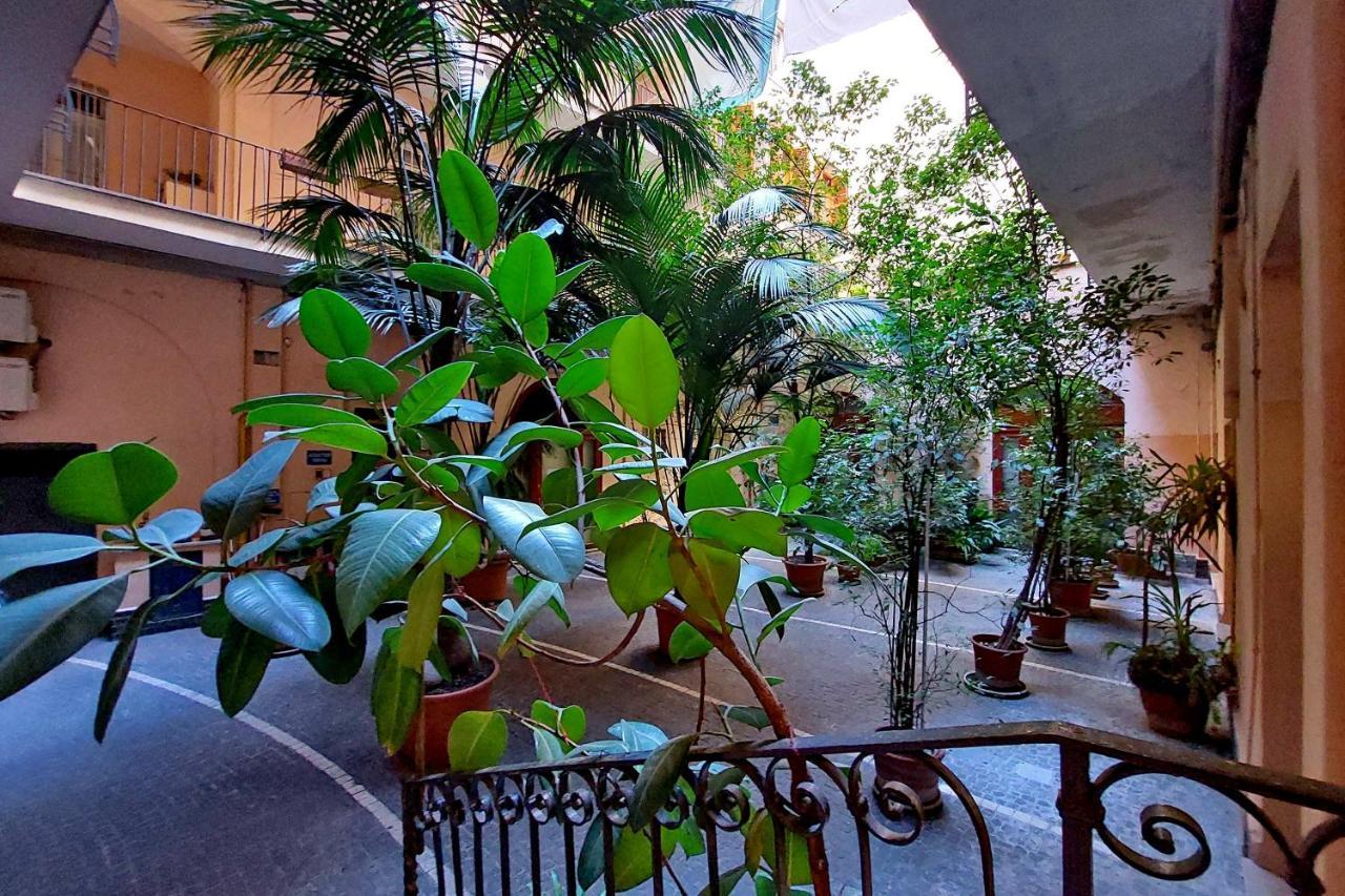 Domus Lou Elegante Appartamento In Trastevere Roma Exterior foto